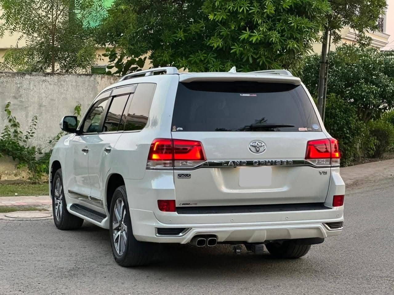 Toyota LandCruiser LC200