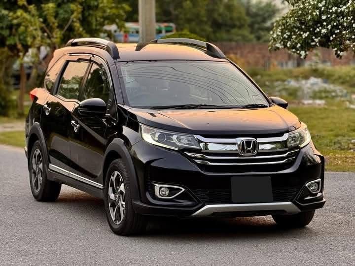 Honda BRV for rent in karachi
